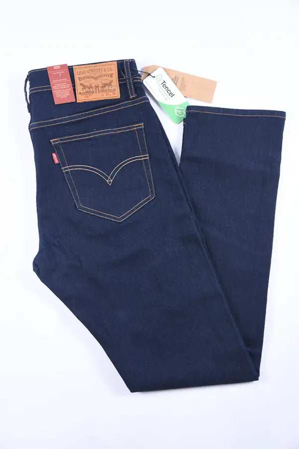 👖 Jean Levi’s – Coupe Normale Couleurs : Noir · Bleu foncé · Bleu clair · Brut · Gris