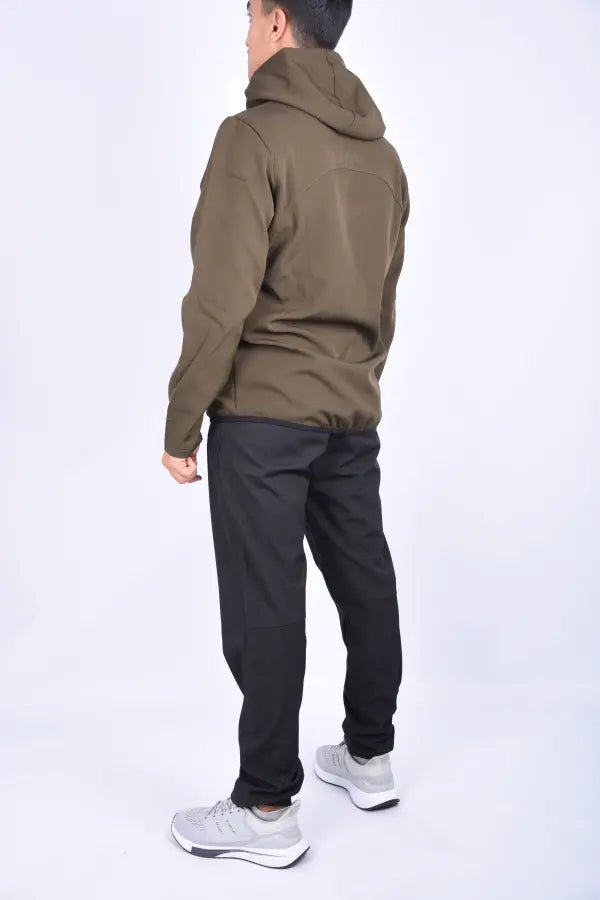 🧥 Survêtement Under Armour “Scuba” – Vert / Noir