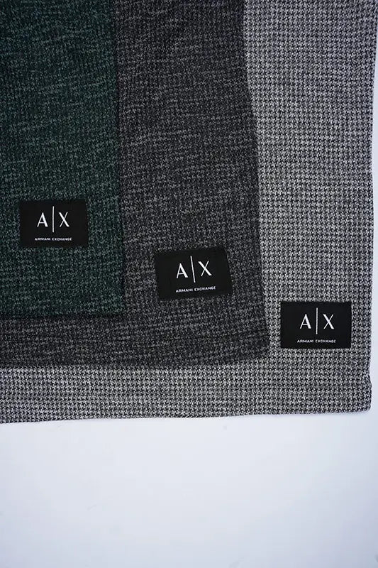 🧶 Pack de 3 Tricots Khaite – Coton respirant & élégant Couleurs : Noir · Gris · (3ème teinte incluse dans le pack)